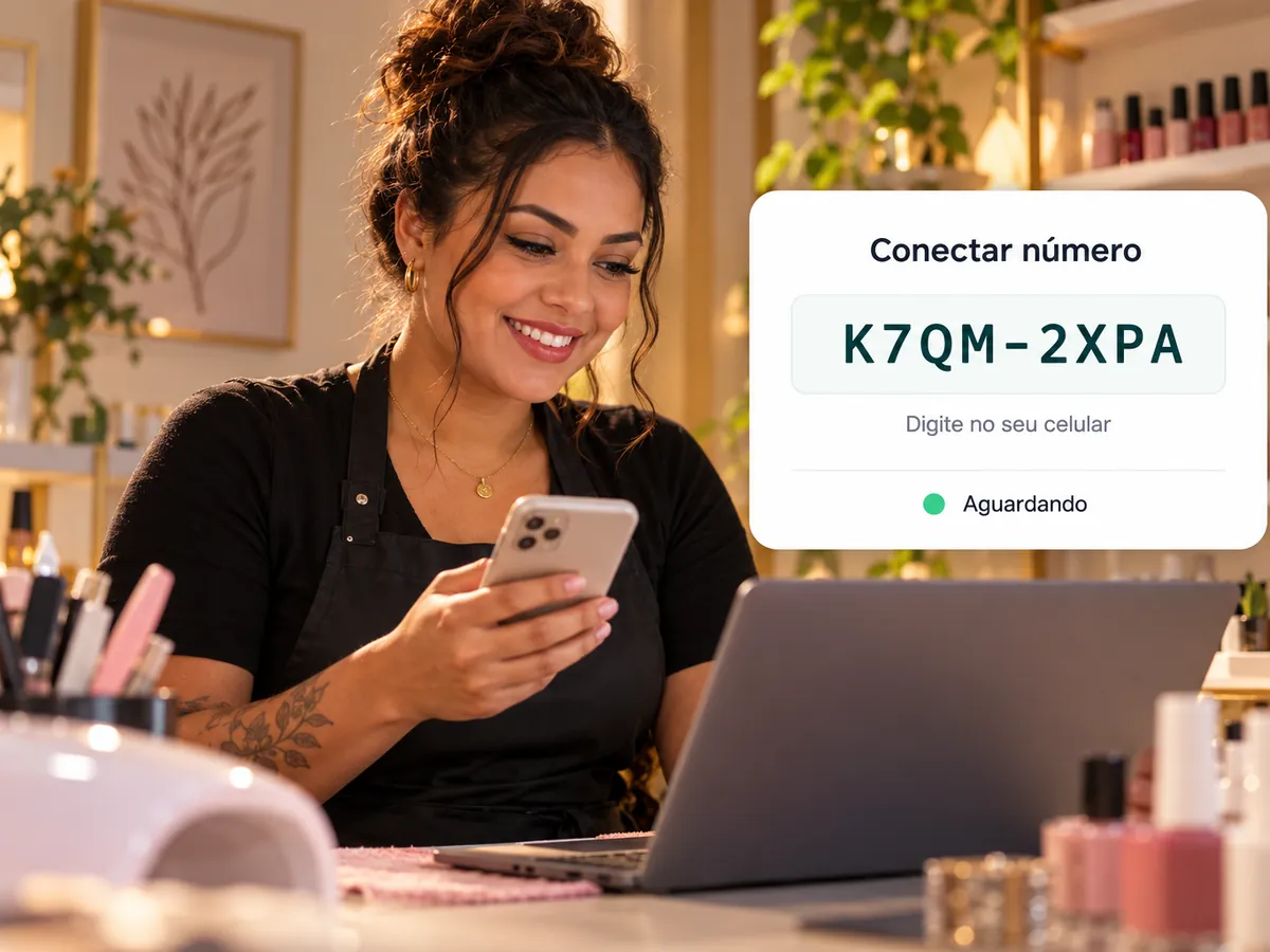 Empreendedor conectando o número do WhatsApp pelo código no celular